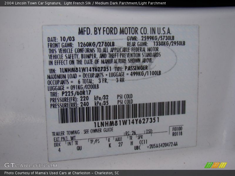 Light French Silk / Medium Dark Parchment/Light Parchment 2004 Lincoln Town Car Signature