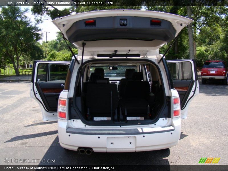 White Platinum Tri-Coat / Charcoal Black 2009 Ford Flex Limited
