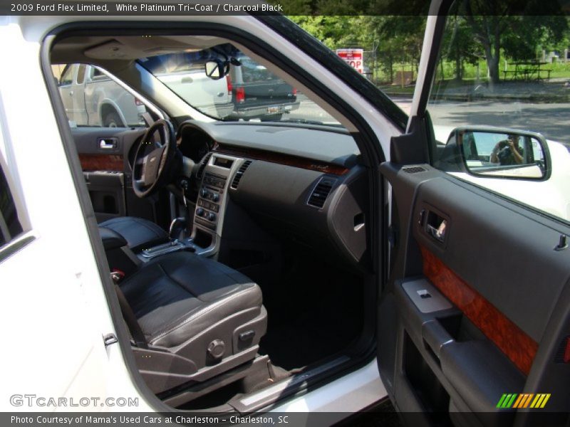 White Platinum Tri-Coat / Charcoal Black 2009 Ford Flex Limited