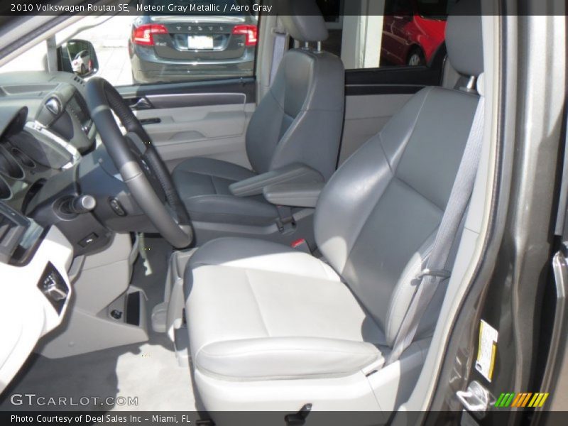 Meteor Gray Metallic / Aero Gray 2010 Volkswagen Routan SE