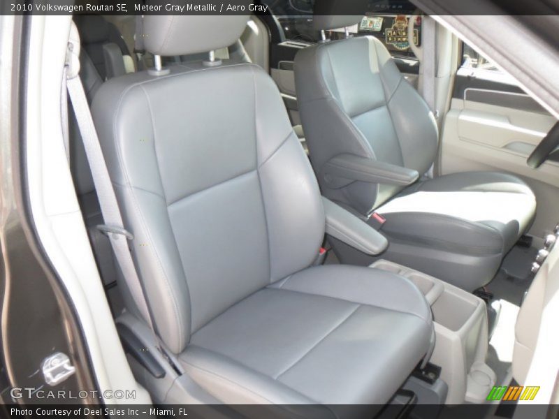 Meteor Gray Metallic / Aero Gray 2010 Volkswagen Routan SE