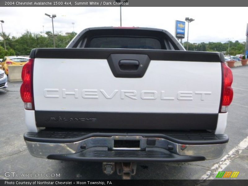 Summit White / Dark Charcoal 2004 Chevrolet Avalanche 1500 4x4