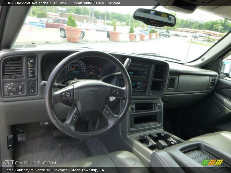 Summit White / Dark Charcoal 2004 Chevrolet Avalanche 1500 4x4