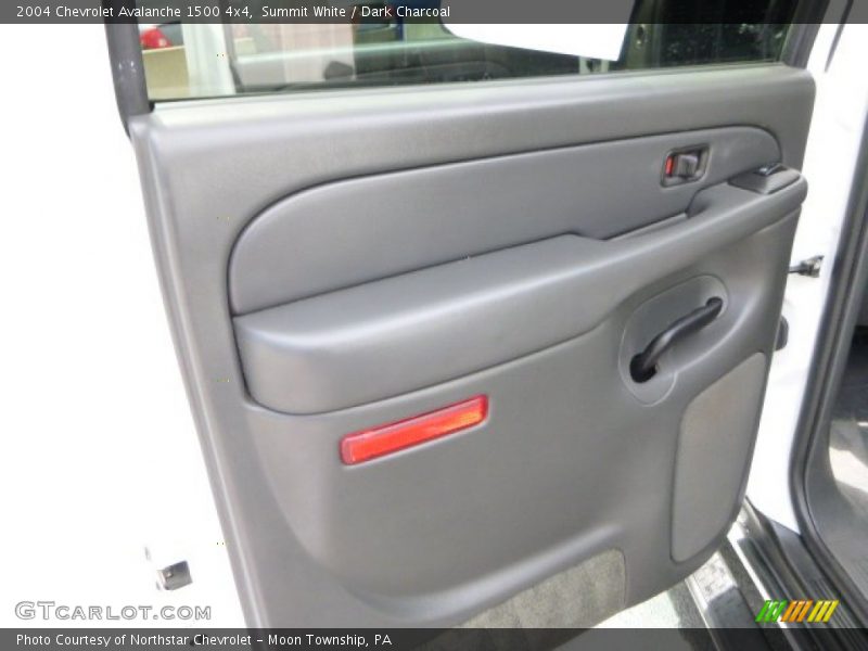 Summit White / Dark Charcoal 2004 Chevrolet Avalanche 1500 4x4