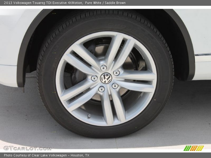 Pure White / Saddle Brown 2013 Volkswagen Touareg TDI Executive 4XMotion