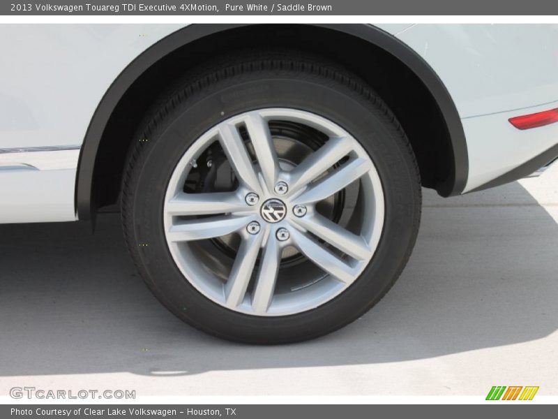 Pure White / Saddle Brown 2013 Volkswagen Touareg TDI Executive 4XMotion