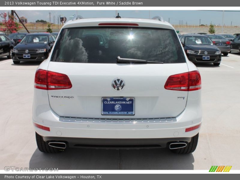Pure White / Saddle Brown 2013 Volkswagen Touareg TDI Executive 4XMotion