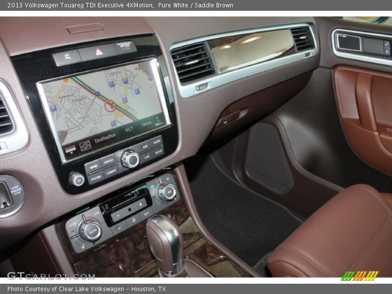 Pure White / Saddle Brown 2013 Volkswagen Touareg TDI Executive 4XMotion
