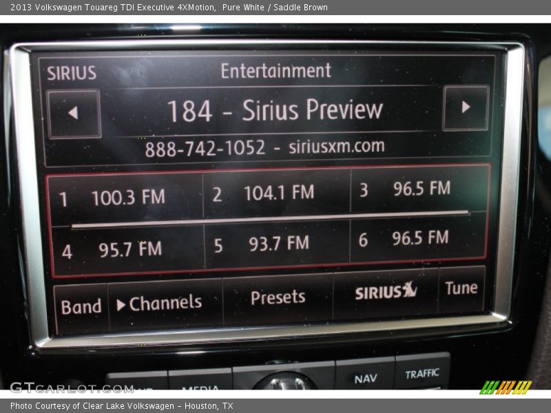 Pure White / Saddle Brown 2013 Volkswagen Touareg TDI Executive 4XMotion