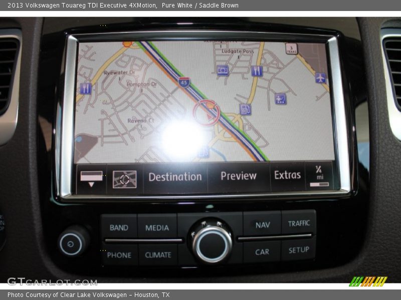 Pure White / Saddle Brown 2013 Volkswagen Touareg TDI Executive 4XMotion