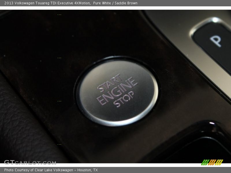 Pure White / Saddle Brown 2013 Volkswagen Touareg TDI Executive 4XMotion