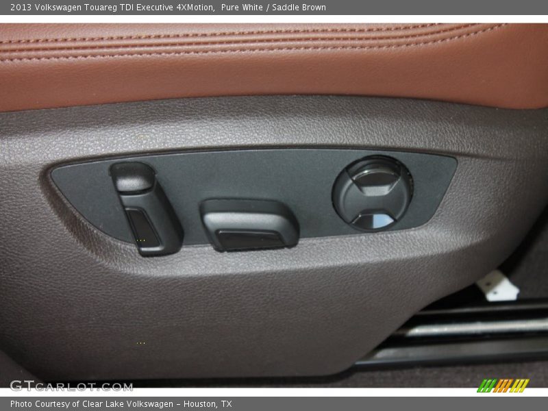 Controls of 2013 Touareg TDI Executive 4XMotion