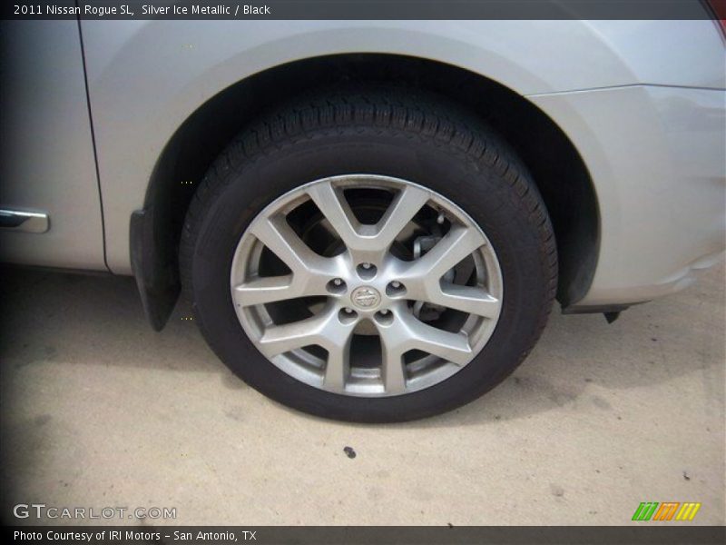 Silver Ice Metallic / Black 2011 Nissan Rogue SL