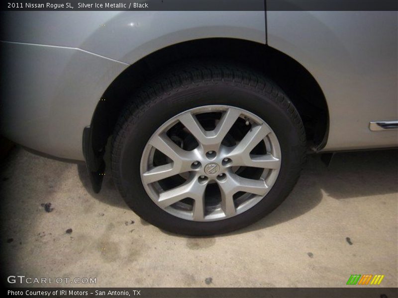 Silver Ice Metallic / Black 2011 Nissan Rogue SL