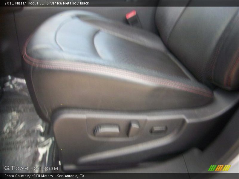 Silver Ice Metallic / Black 2011 Nissan Rogue SL