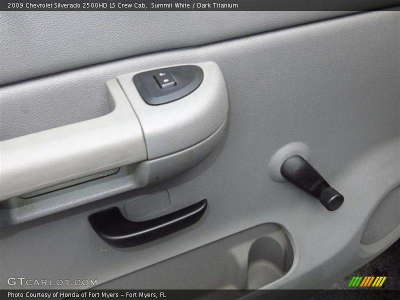 Summit White / Dark Titanium 2009 Chevrolet Silverado 2500HD LS Crew Cab