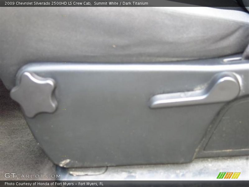 Summit White / Dark Titanium 2009 Chevrolet Silverado 2500HD LS Crew Cab