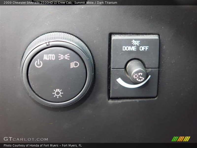 Controls of 2009 Silverado 2500HD LS Crew Cab