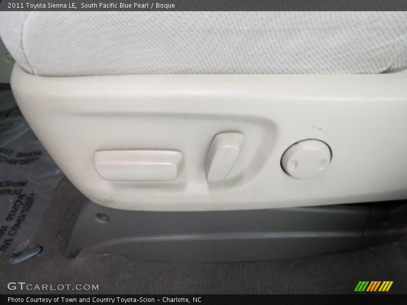 South Pacific Blue Pearl / Bisque 2011 Toyota Sienna LE