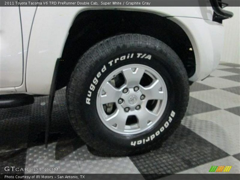 Super White / Graphite Gray 2011 Toyota Tacoma V6 TRD PreRunner Double Cab