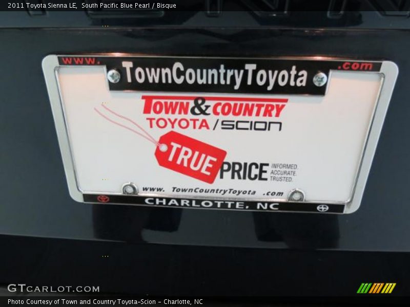South Pacific Blue Pearl / Bisque 2011 Toyota Sienna LE