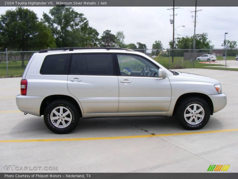 Millenium Silver Metallic / Ash 2004 Toyota Highlander V6