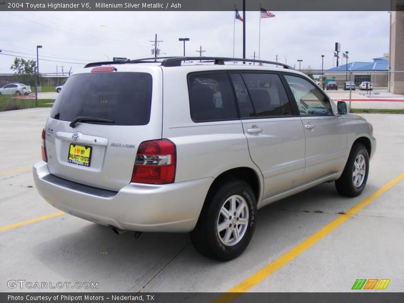 Millenium Silver Metallic / Ash 2004 Toyota Highlander V6