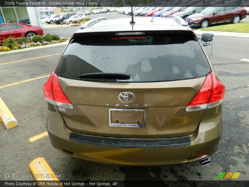 Golden Umber Mica / Ivory 2009 Toyota Venza I4