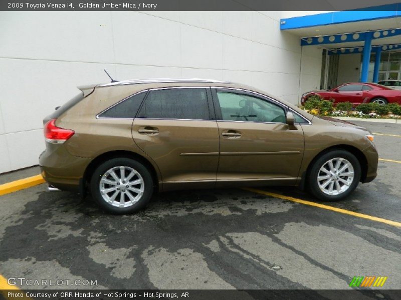 Golden Umber Mica / Ivory 2009 Toyota Venza I4