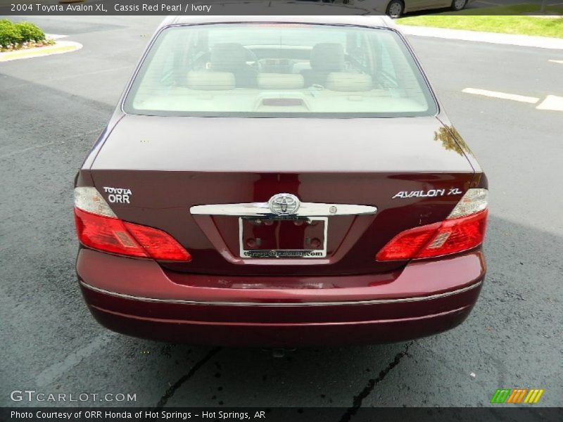 Cassis Red Pearl / Ivory 2004 Toyota Avalon XL