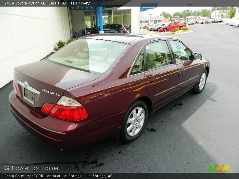 Cassis Red Pearl / Ivory 2004 Toyota Avalon XL