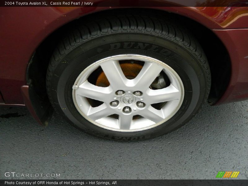 Cassis Red Pearl / Ivory 2004 Toyota Avalon XL