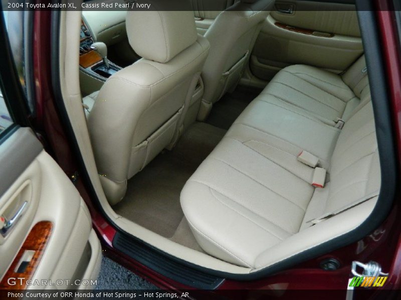 Cassis Red Pearl / Ivory 2004 Toyota Avalon XL