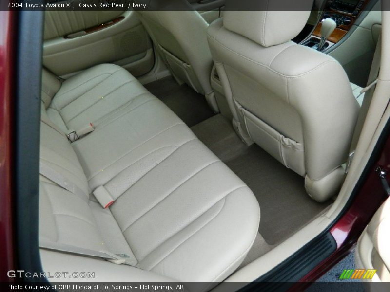 Cassis Red Pearl / Ivory 2004 Toyota Avalon XL