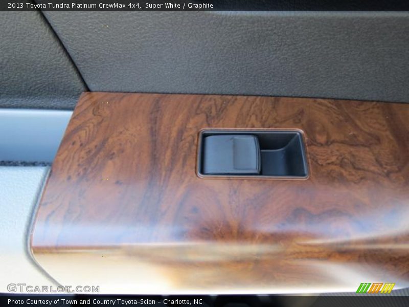 Super White / Graphite 2013 Toyota Tundra Platinum CrewMax 4x4