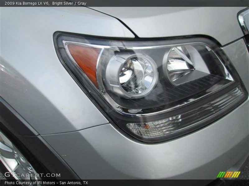 Bright Silver / Gray 2009 Kia Borrego LX V6