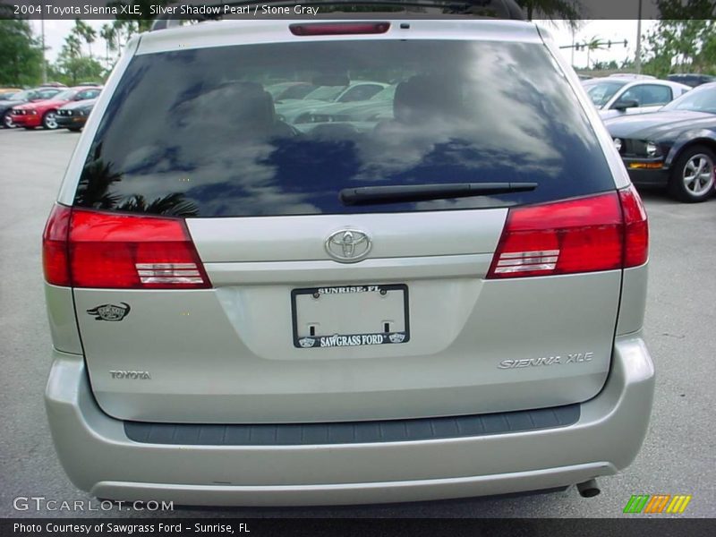 Silver Shadow Pearl / Stone Gray 2004 Toyota Sienna XLE