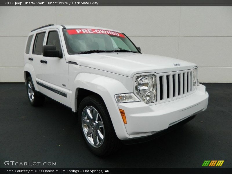 Bright White / Dark Slate Gray 2012 Jeep Liberty Sport
