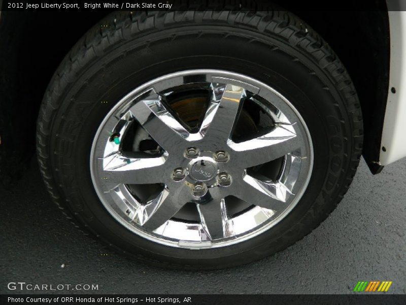 Bright White / Dark Slate Gray 2012 Jeep Liberty Sport