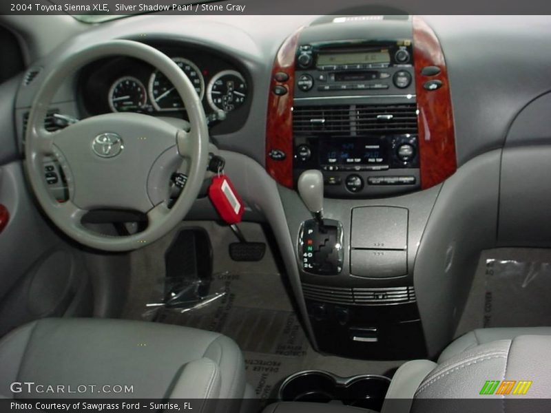 Silver Shadow Pearl / Stone Gray 2004 Toyota Sienna XLE