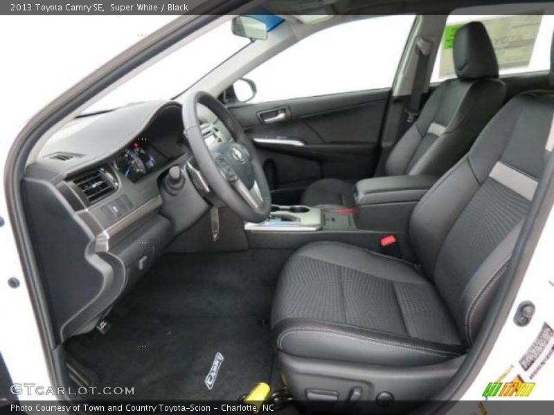 Super White / Black 2013 Toyota Camry SE