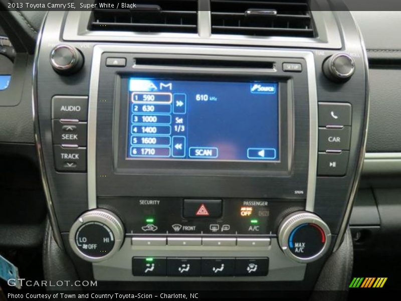 Super White / Black 2013 Toyota Camry SE