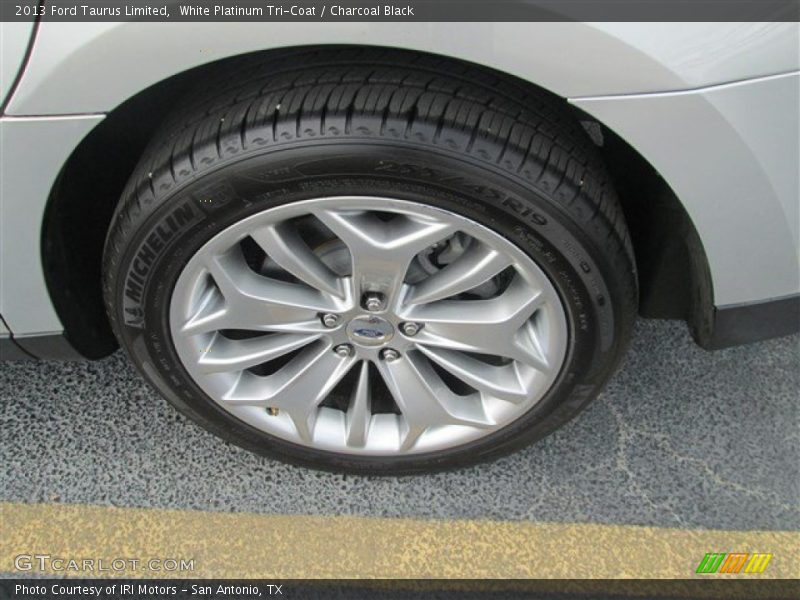 White Platinum Tri-Coat / Charcoal Black 2013 Ford Taurus Limited