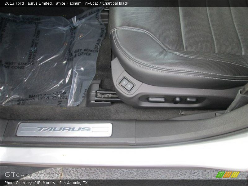 White Platinum Tri-Coat / Charcoal Black 2013 Ford Taurus Limited