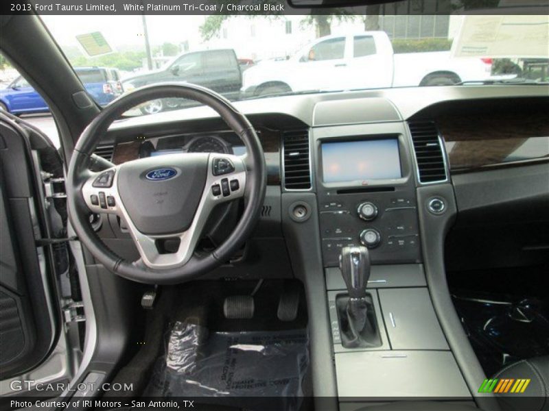 White Platinum Tri-Coat / Charcoal Black 2013 Ford Taurus Limited