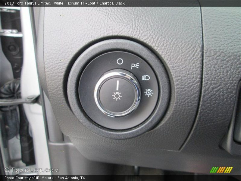 White Platinum Tri-Coat / Charcoal Black 2013 Ford Taurus Limited