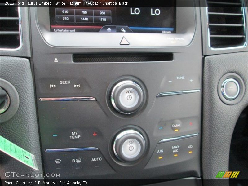 White Platinum Tri-Coat / Charcoal Black 2013 Ford Taurus Limited
