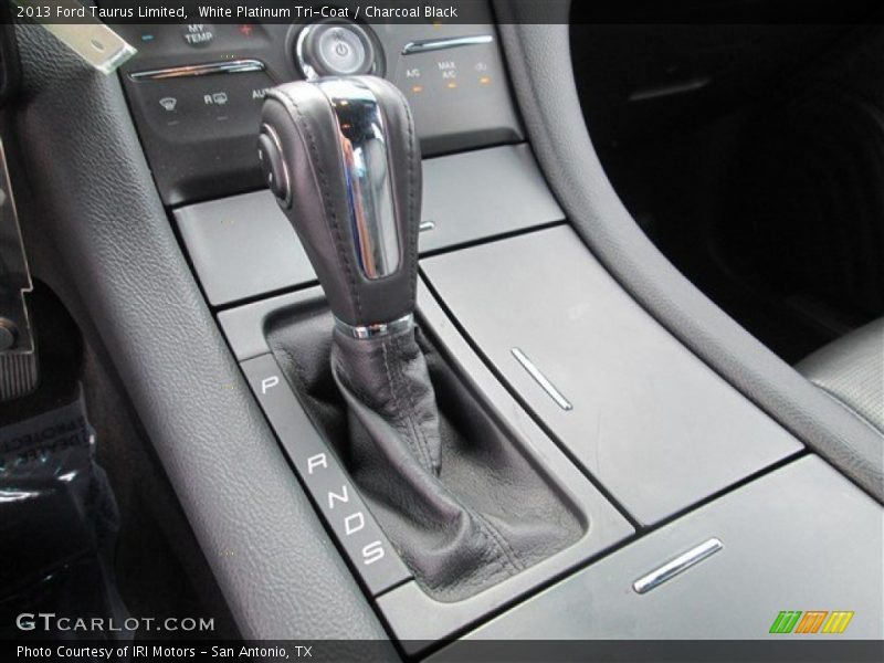White Platinum Tri-Coat / Charcoal Black 2013 Ford Taurus Limited