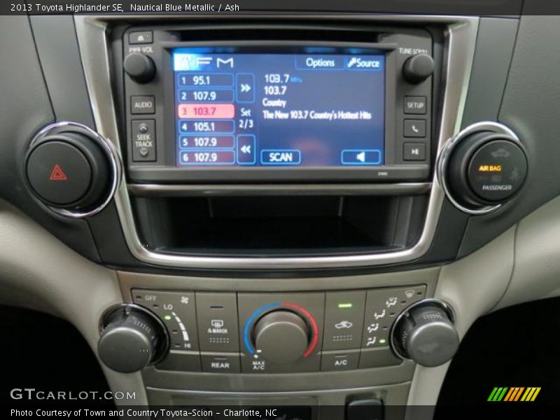 Nautical Blue Metallic / Ash 2013 Toyota Highlander SE