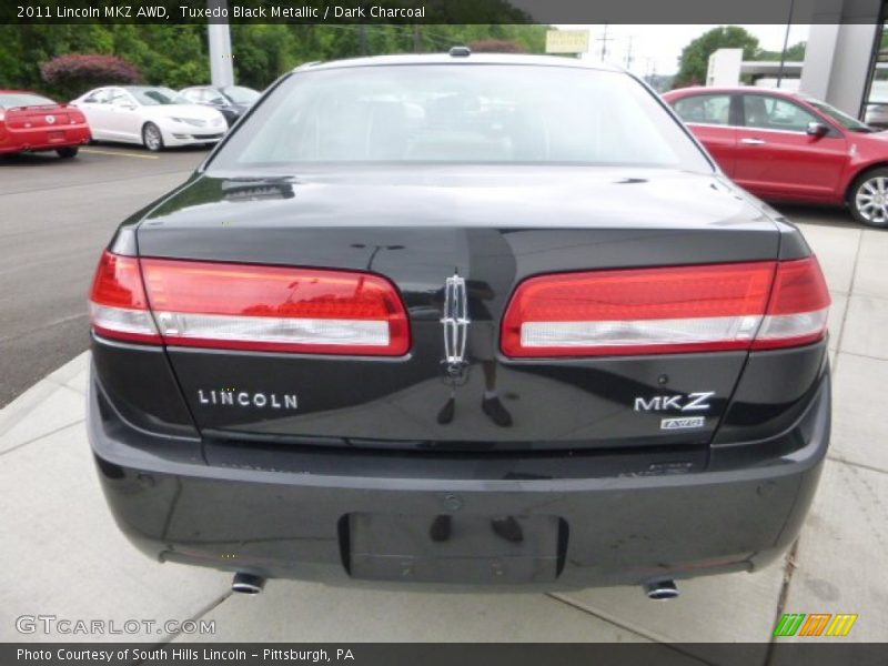 Tuxedo Black Metallic / Dark Charcoal 2011 Lincoln MKZ AWD